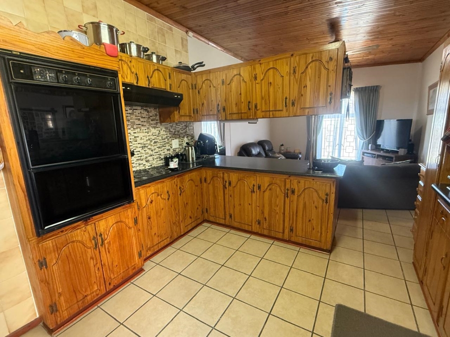 3 Bedroom Property for Sale in Heuwelkruin Eastern Cape